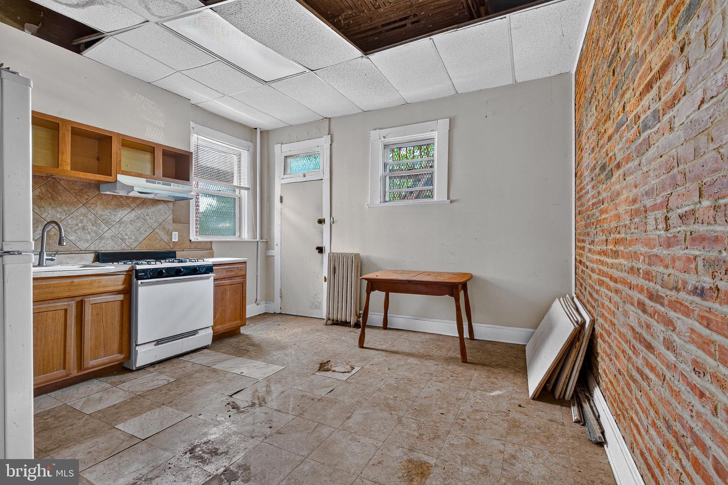 2208 Linden Ave Property Photo 9