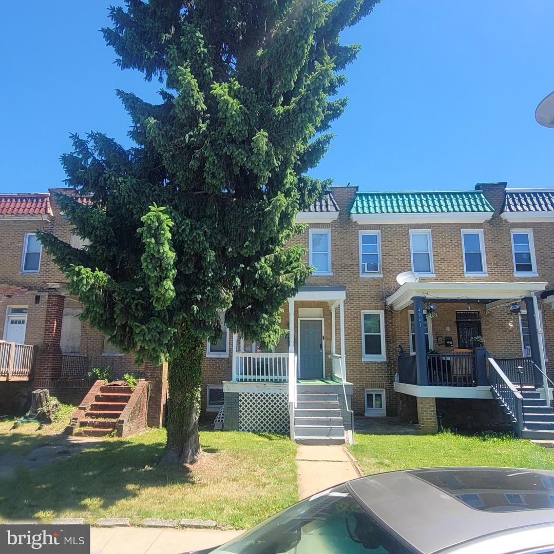 4945 EDGEMERE AVE Property Photo 1