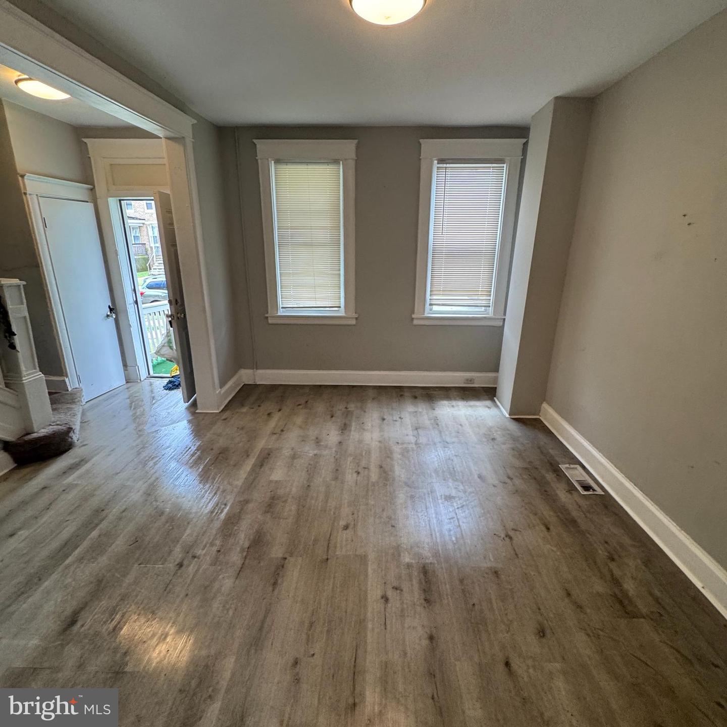 4945 Edgemere Ave Property Photo 4
