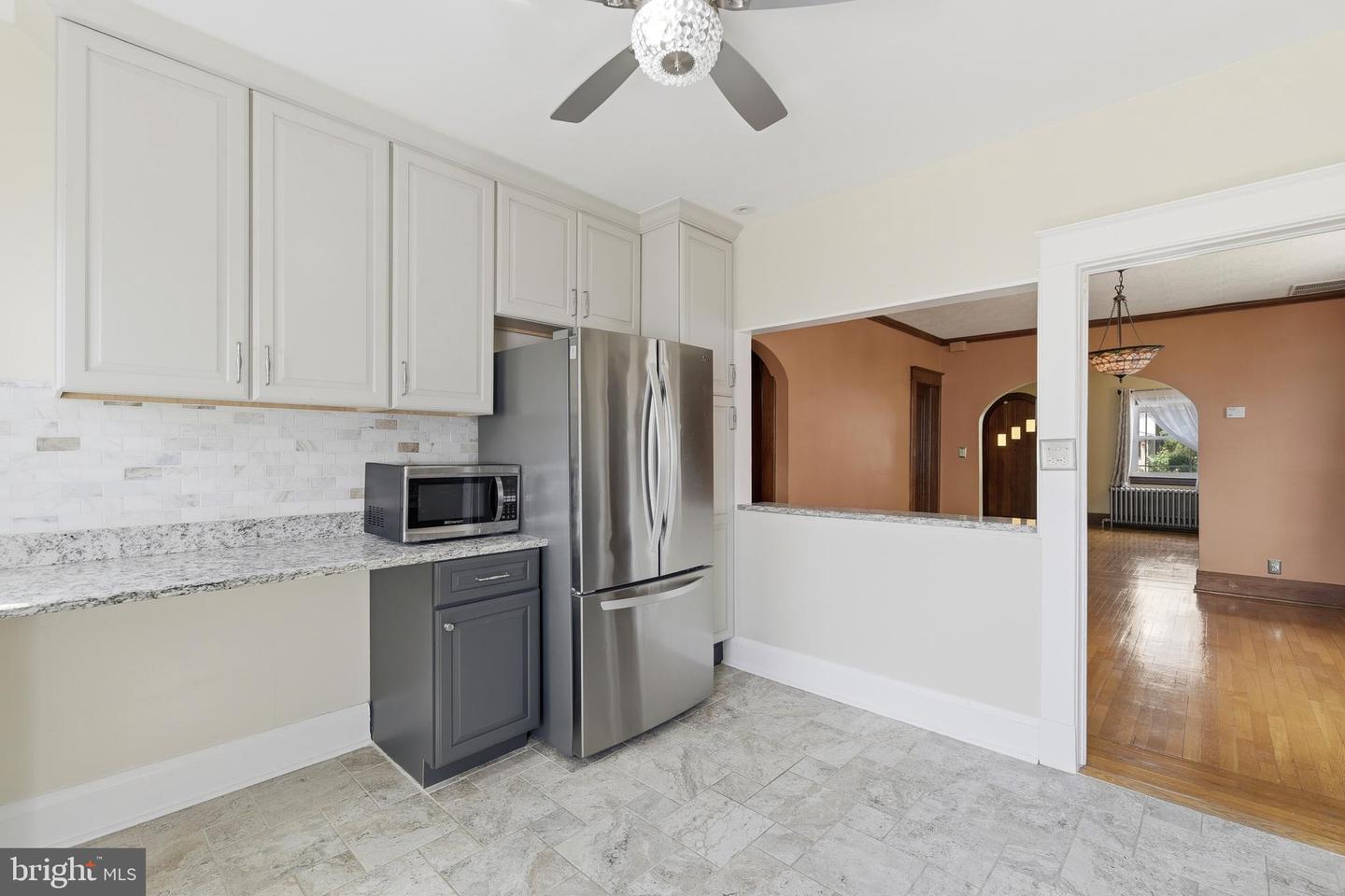 2717 Northern Parkway Property Photo 4