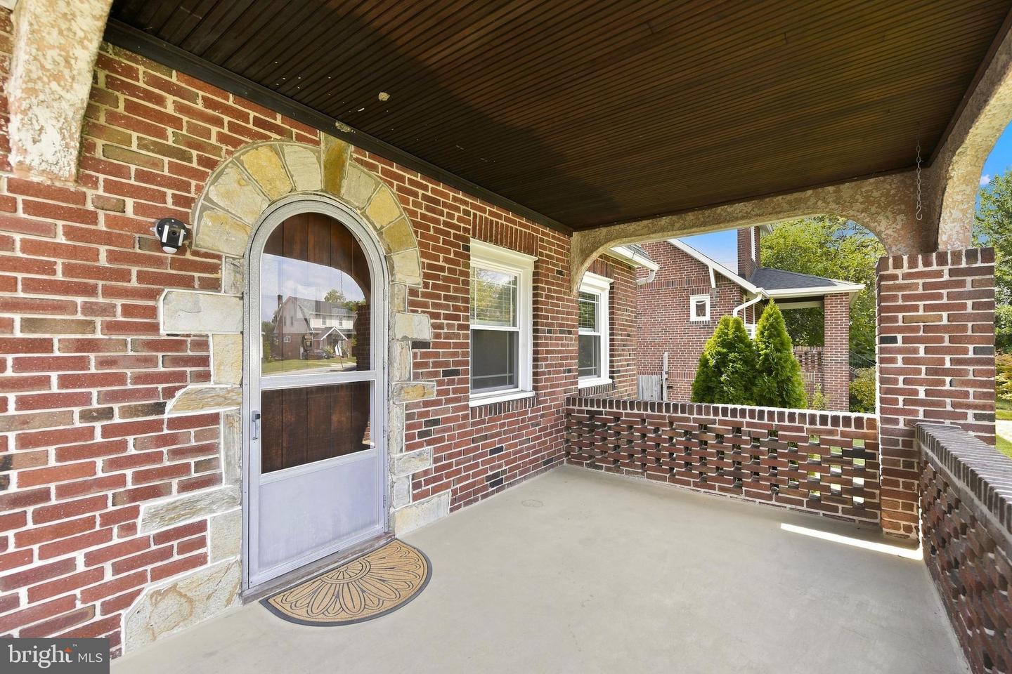 2717 Northern Parkway Property Photo 5