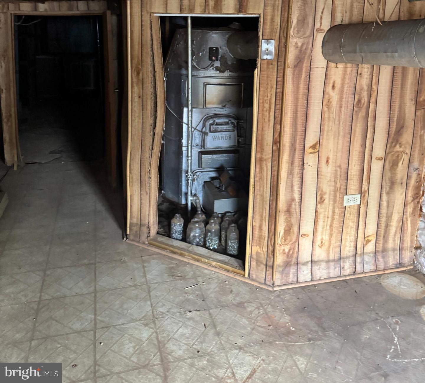 2544 Frederick Ave Property Photo 9