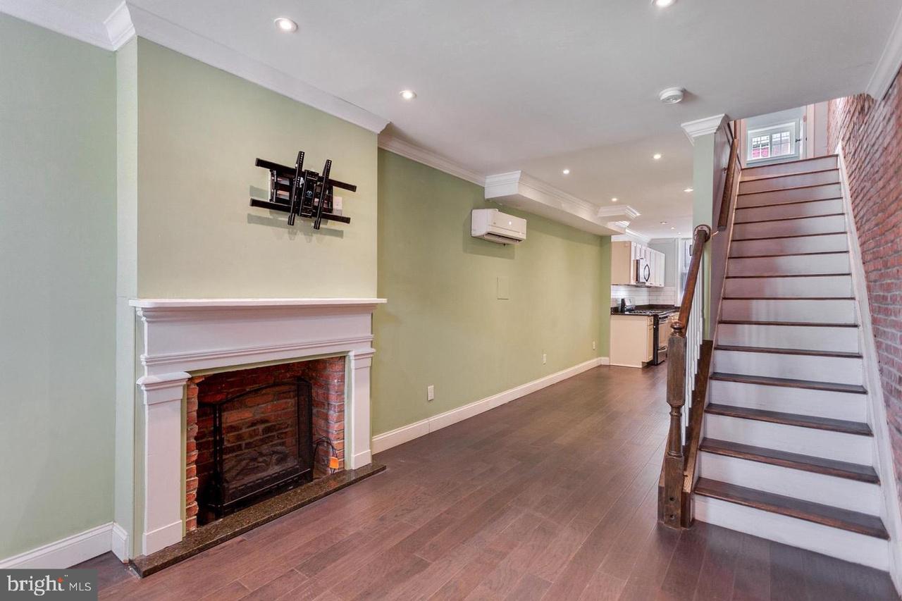 1704 Latrobe St Property Photo 4