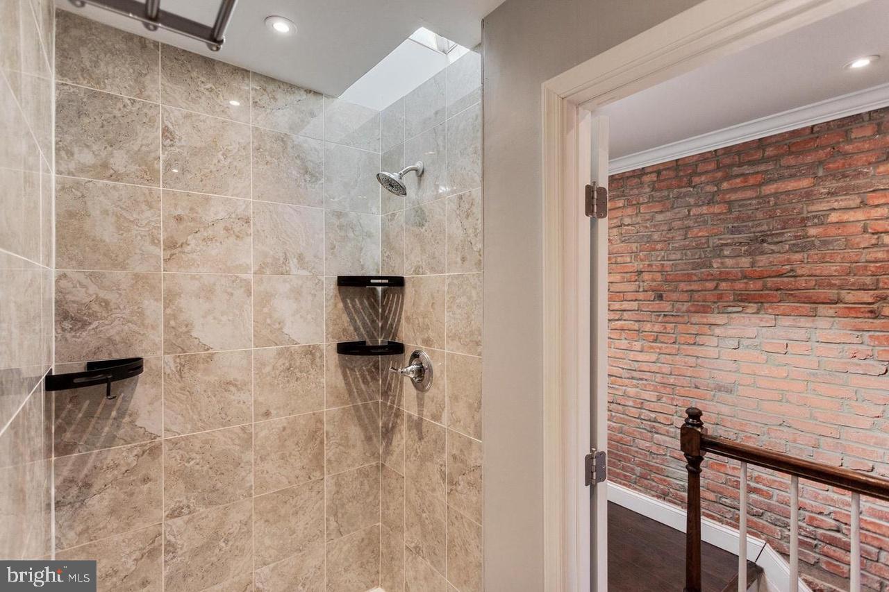 1704 Latrobe St Property Photo 8