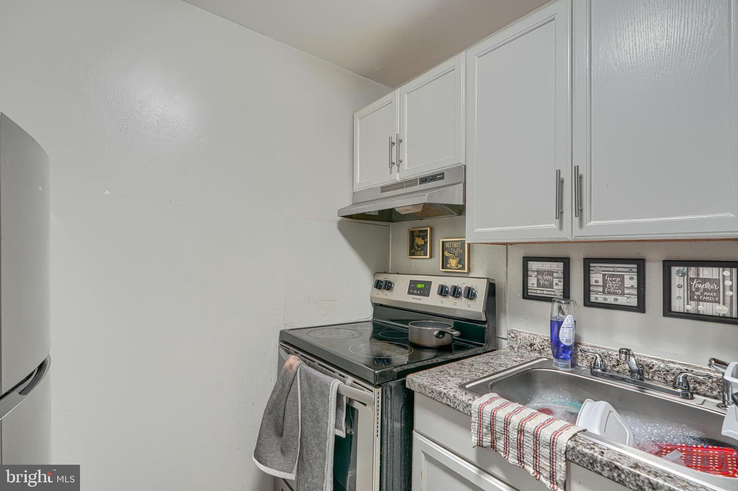 5461 Cedonia Ave Property Photo 20