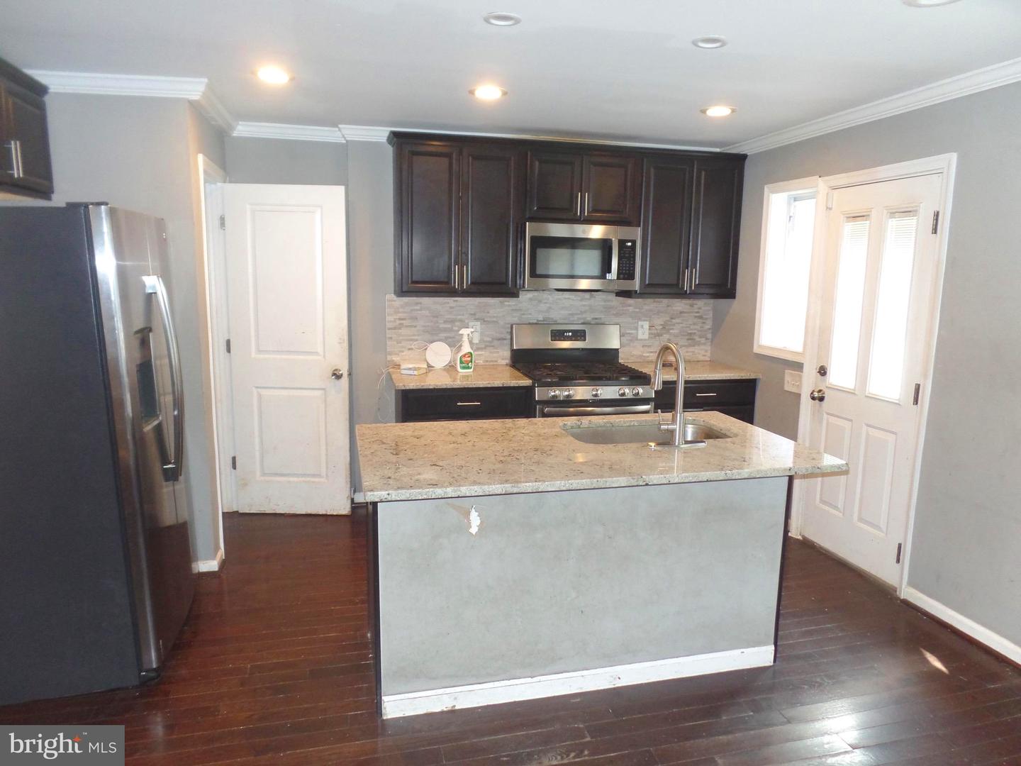 5611 Elderon Ave Property Photo 2