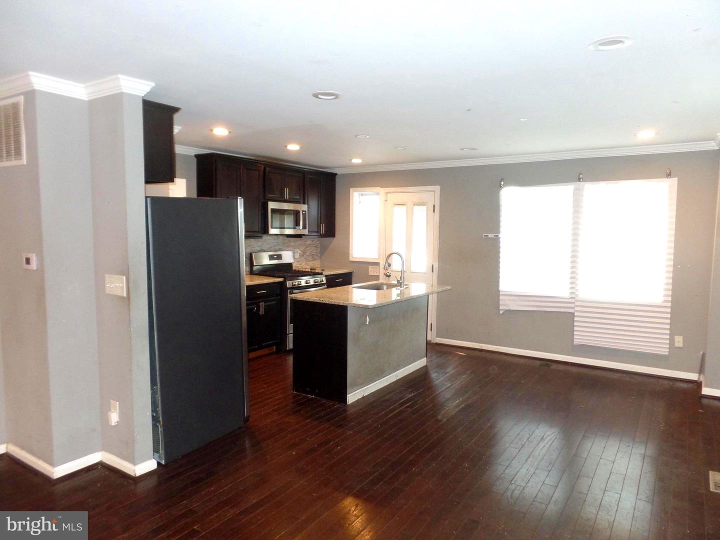5611 Elderon Ave Property Photo 3