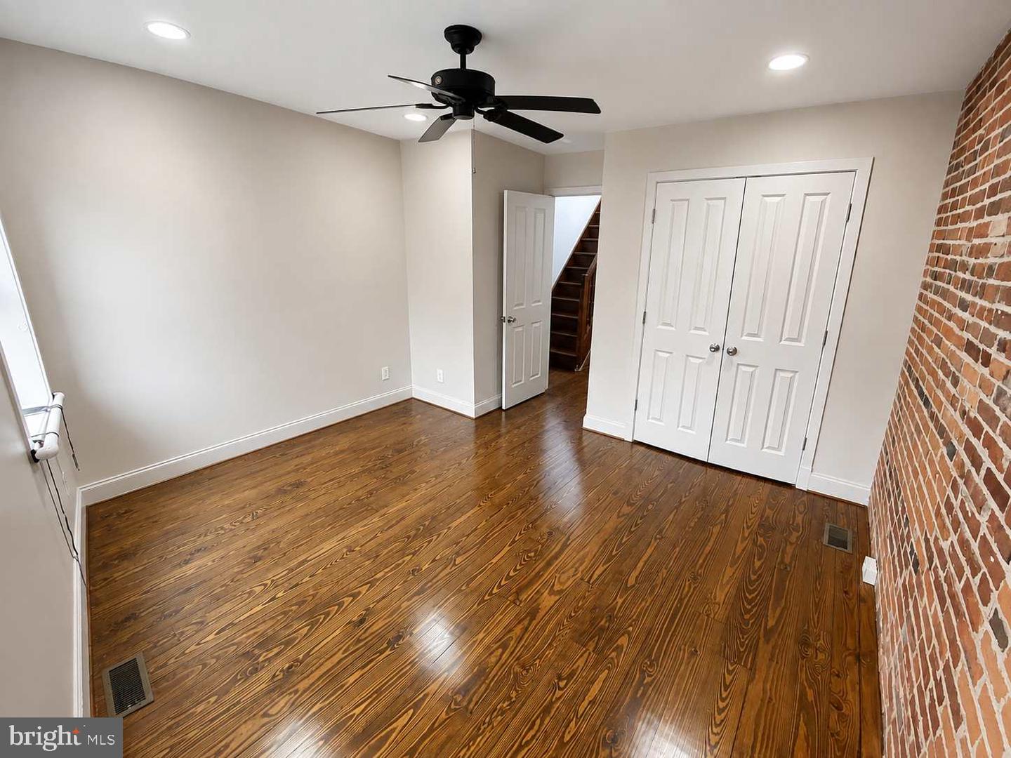 1832 Light St Property Photo 15