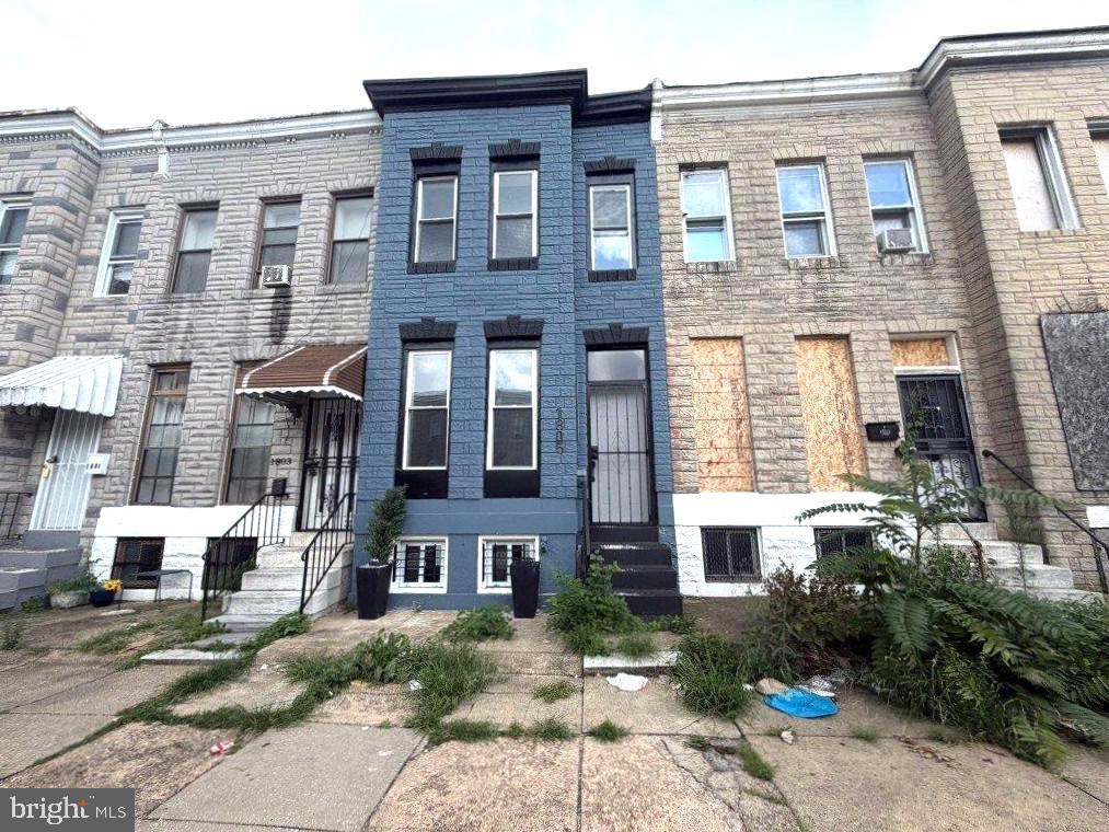 1805 Clifton Ave Property Photo 1