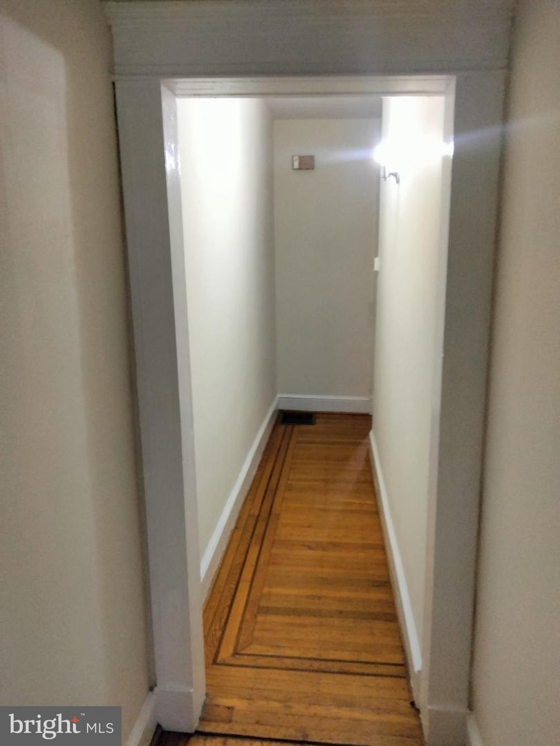 303 33rd St #1st Floor Property Photo 13