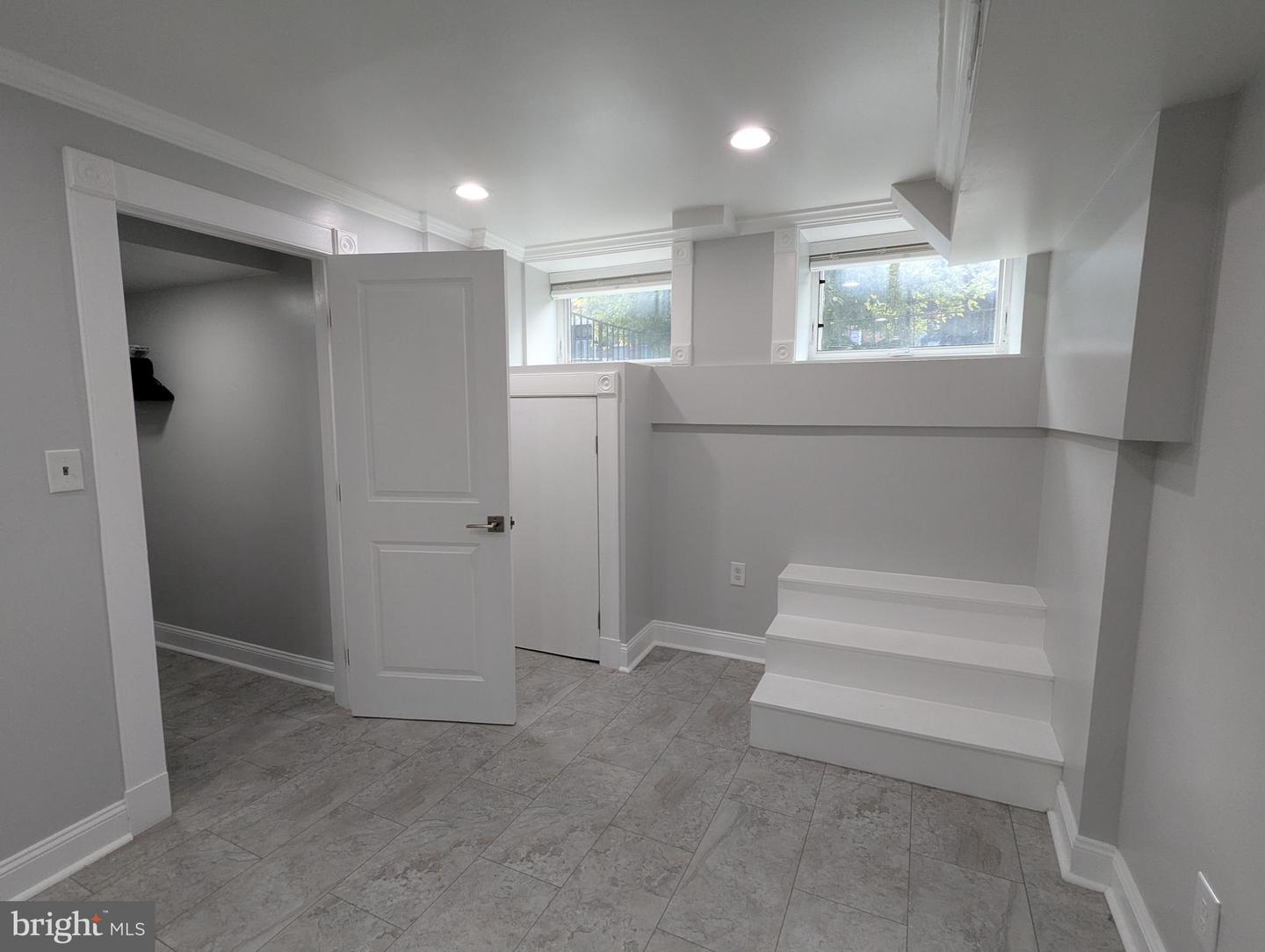 2223 Callow Ave #b Property Photo 3