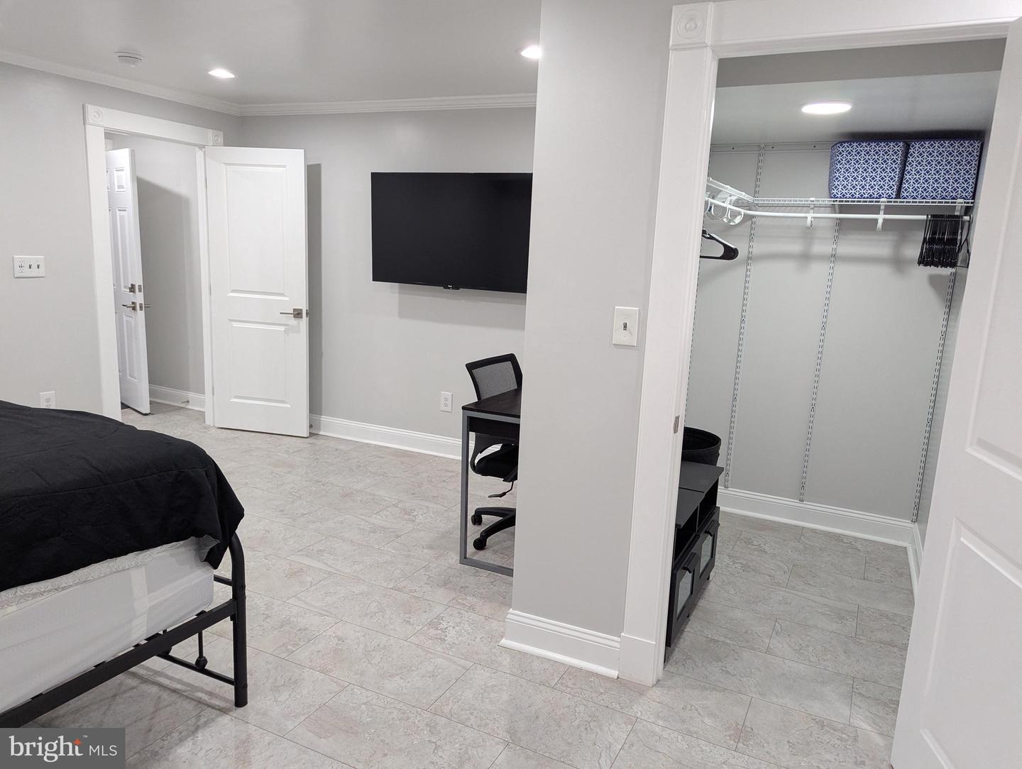 2223 Callow Ave #b Property Photo 4