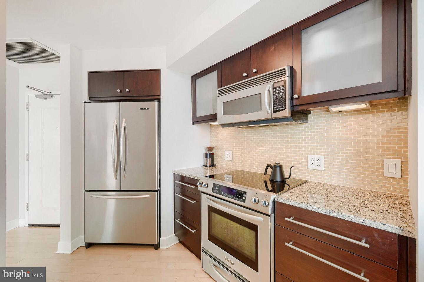 675 President St #2202 Property Photo 18
