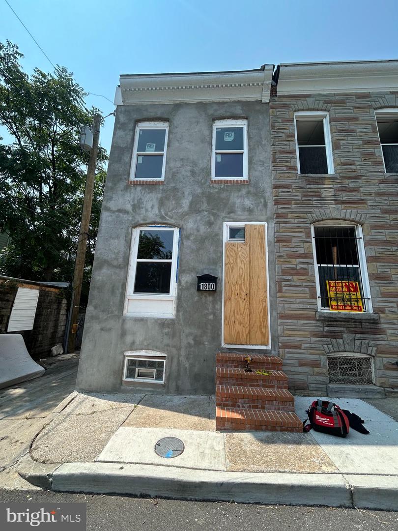 1800 N CHAPEL ST Property Photo 1