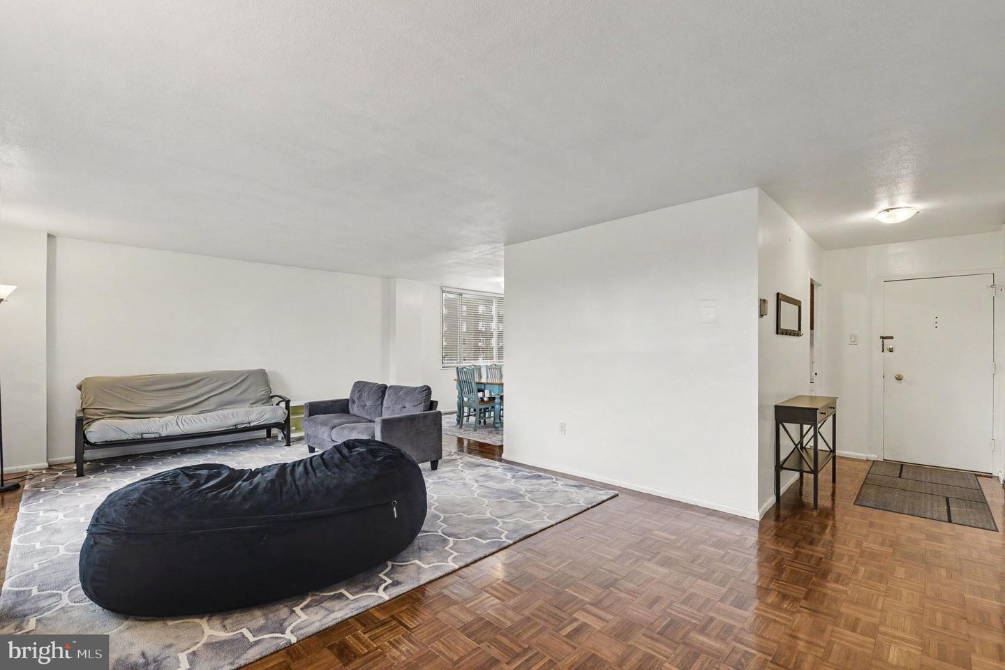1 E University Pkwy E #602 Property Photo 3