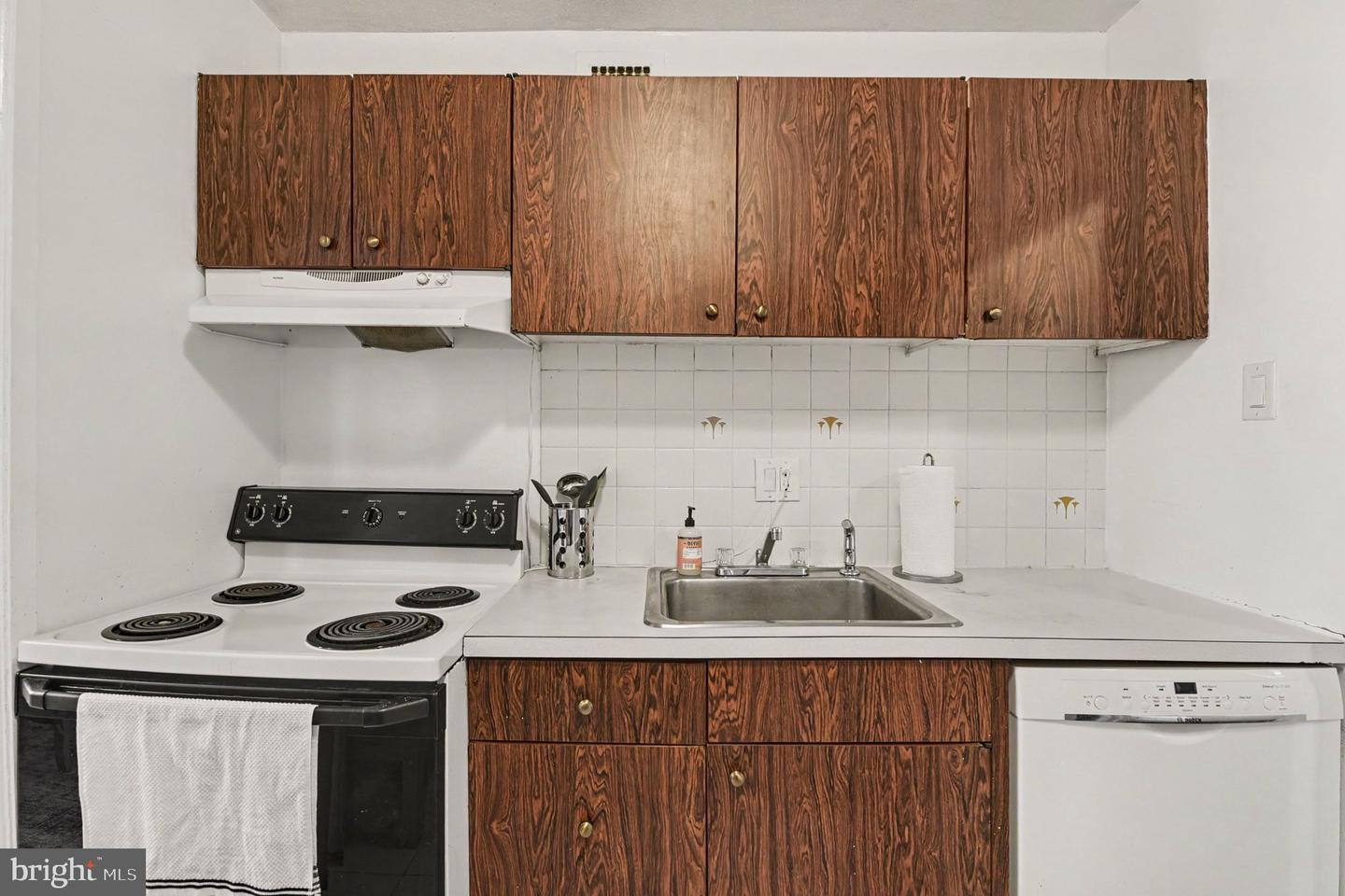1 E University Pkwy E #602 Property Photo 18