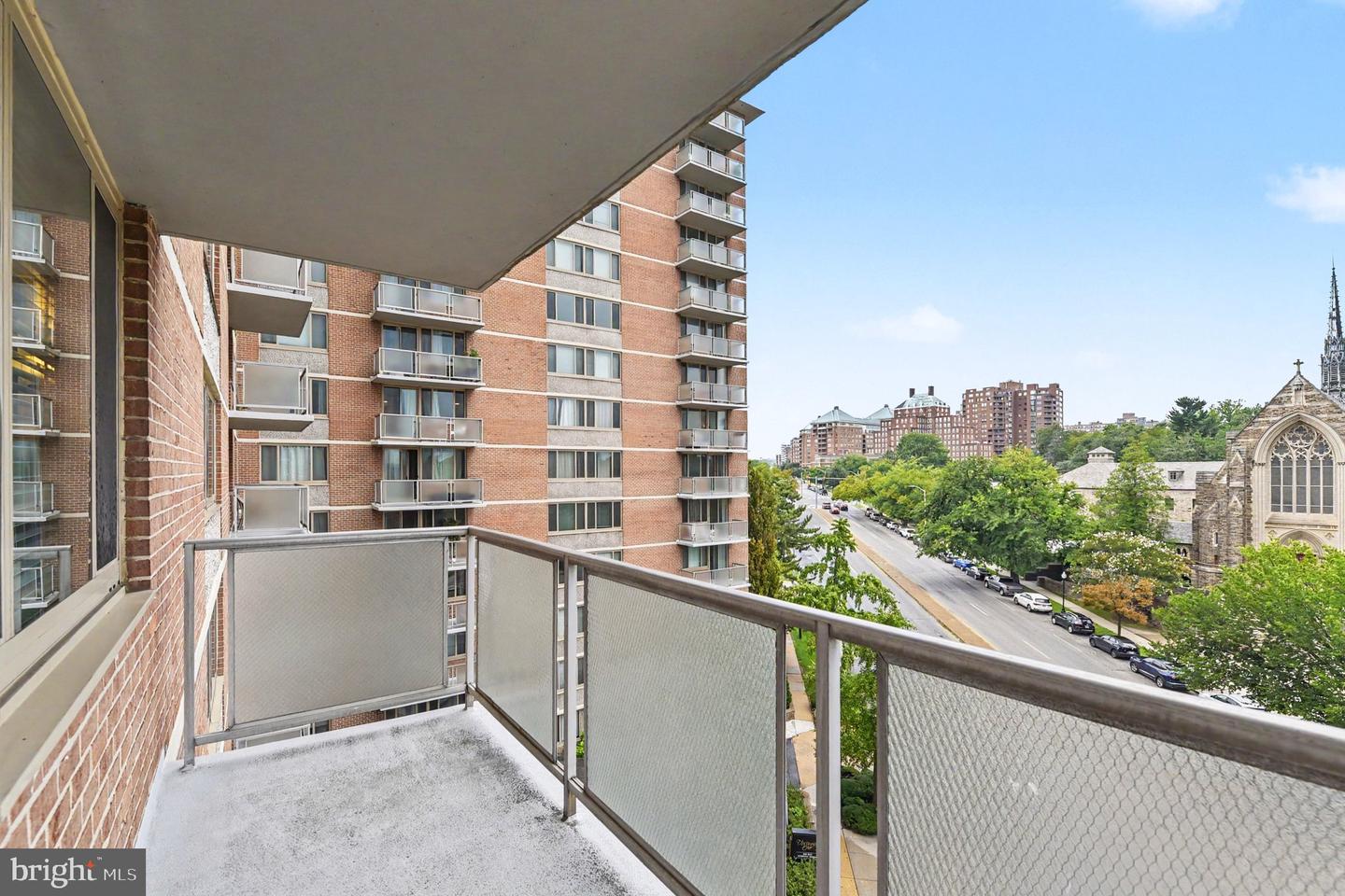 1 E University Pkwy E #602 Property Photo 25