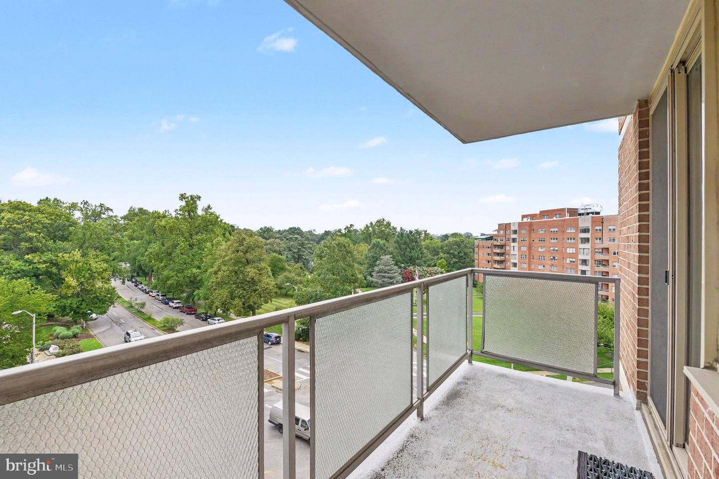 1 E University Pkwy E #602 Property Photo 27