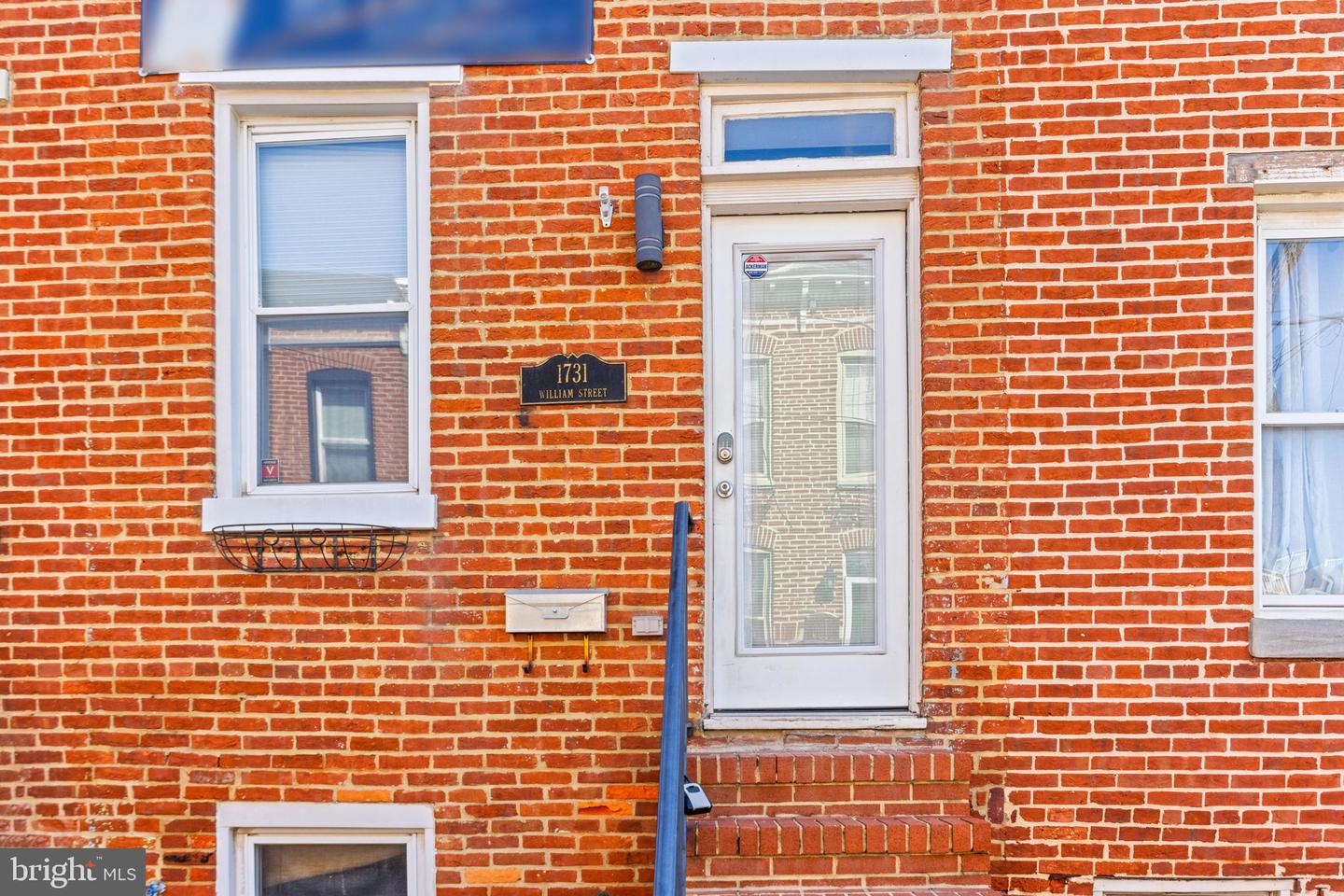 1731 William St Property Photo 3