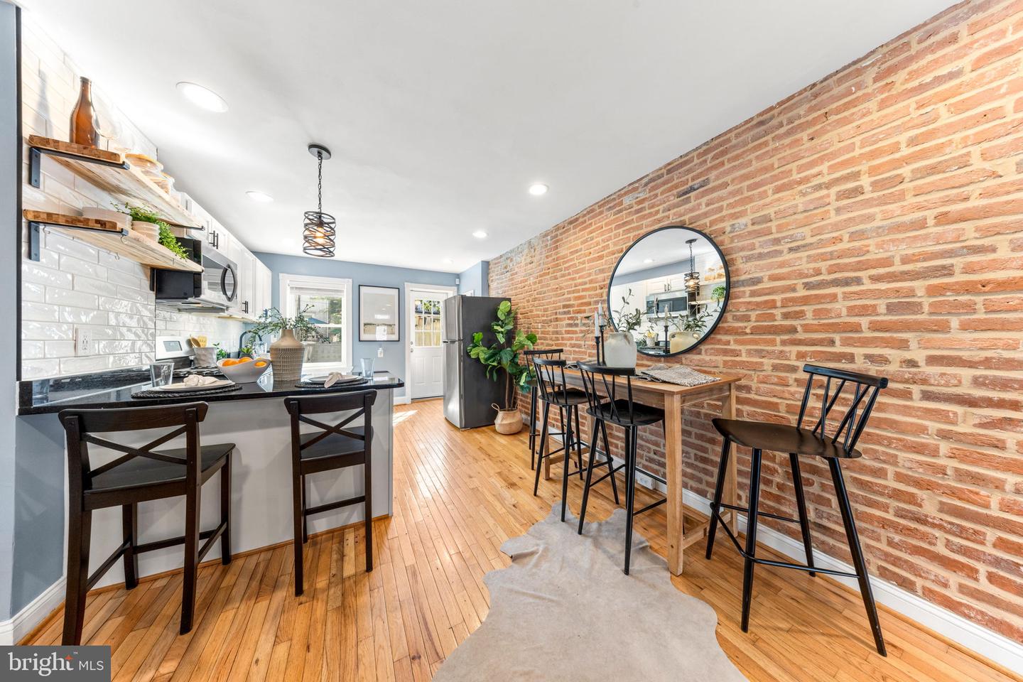 1731 William St Property Photo 8