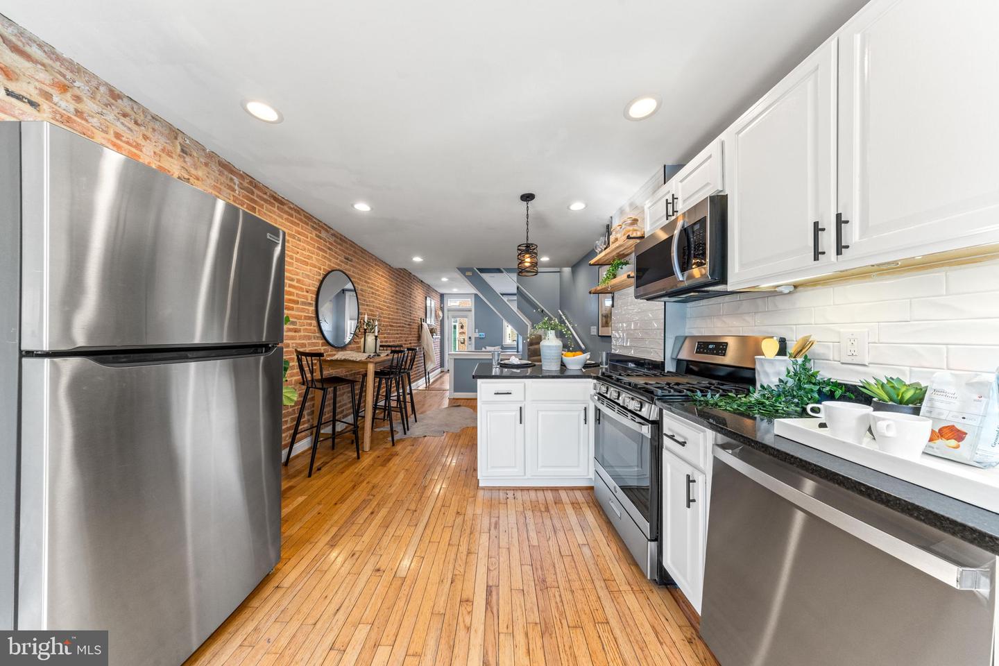1731 William St Property Photo 13