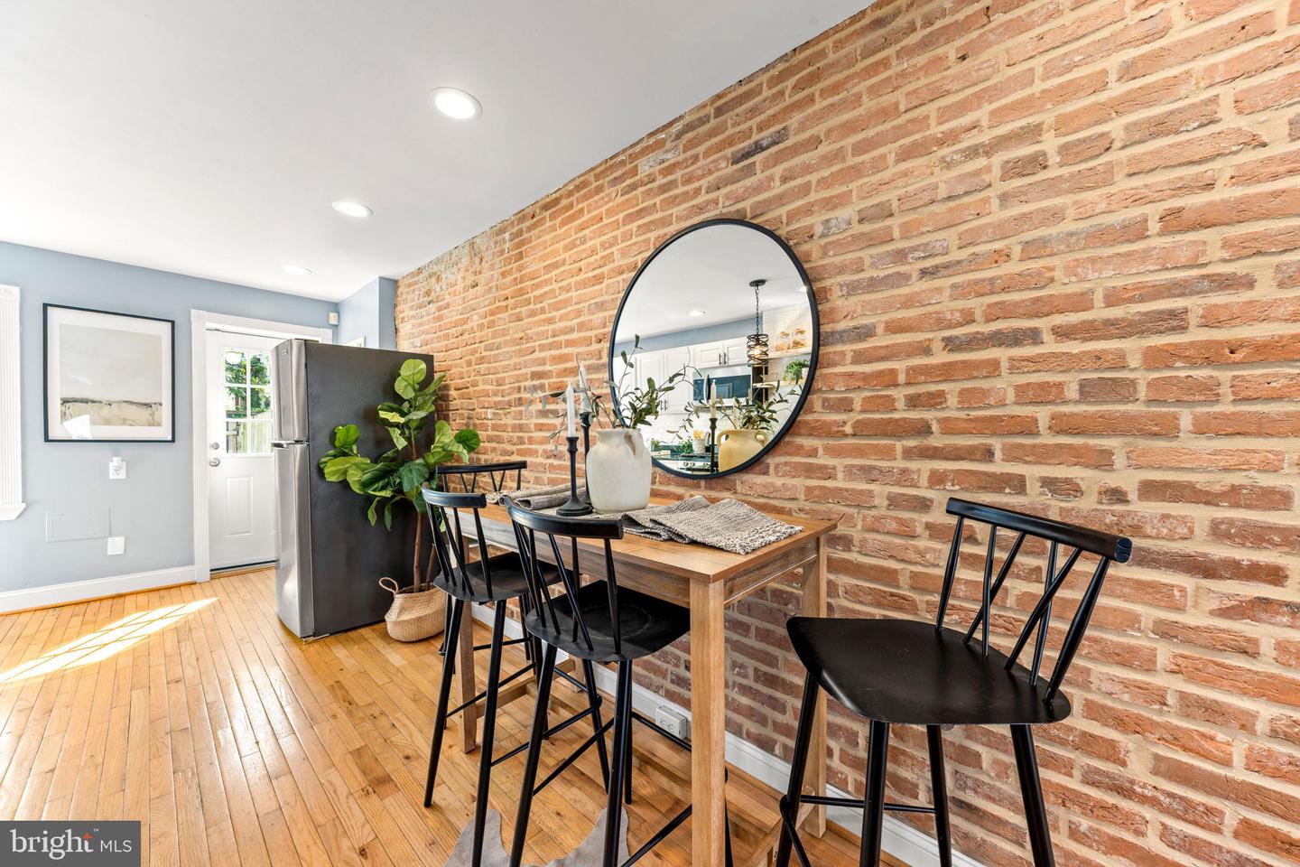 1731 William St Property Photo 15