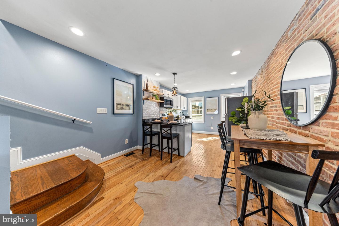 1731 William St Property Photo 16