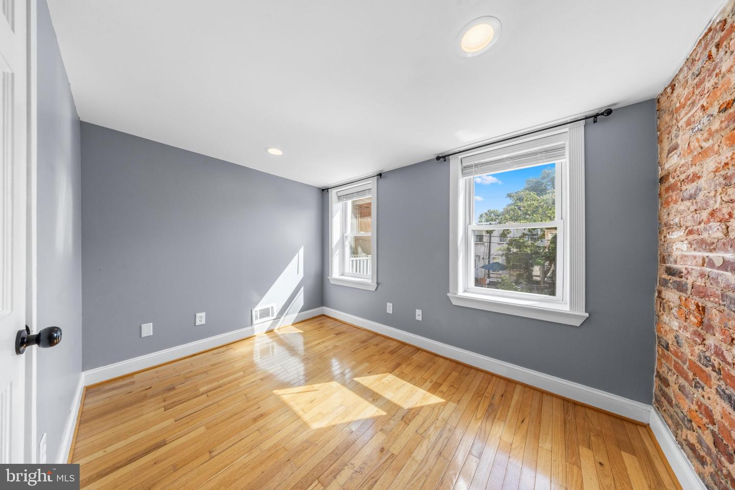 1731 William St Property Photo 23