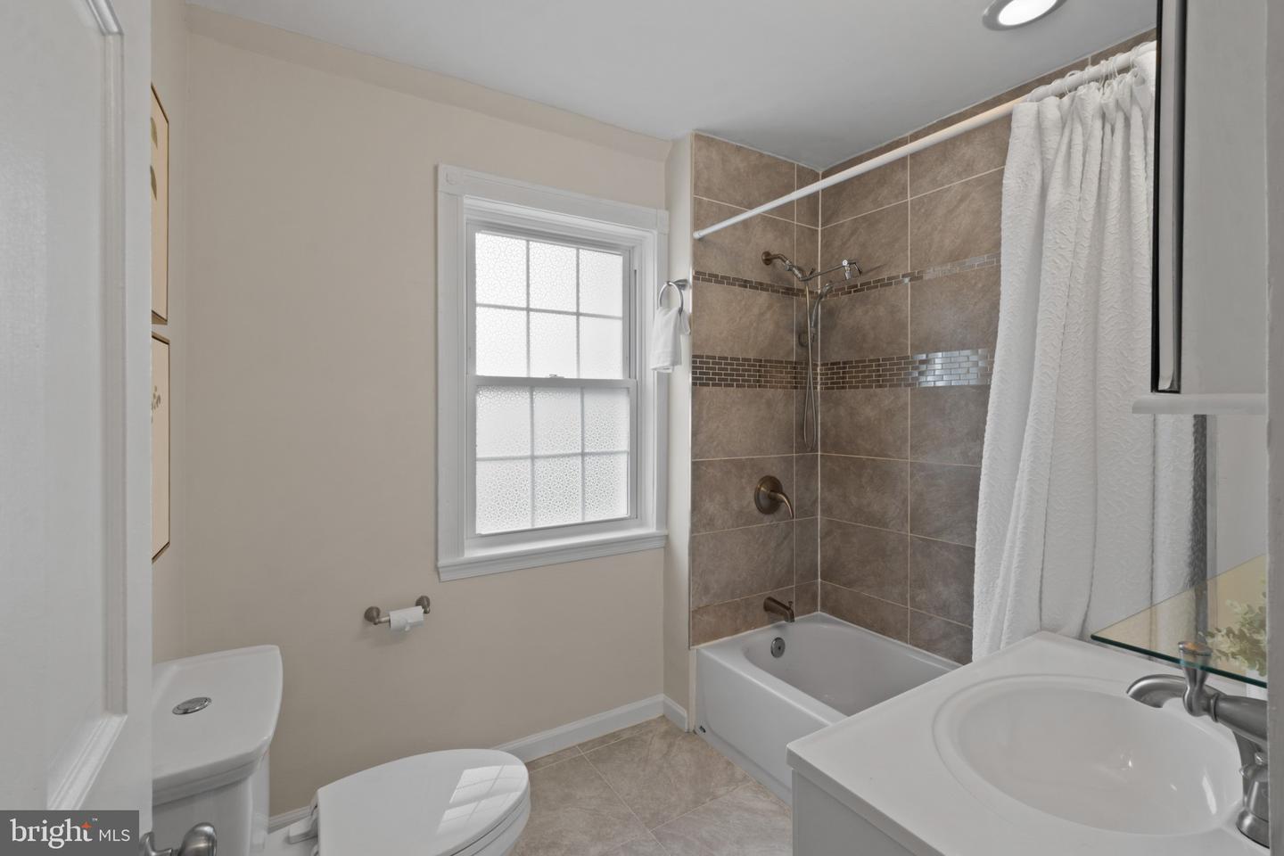 313 Eastway Ct Property Photo 18
