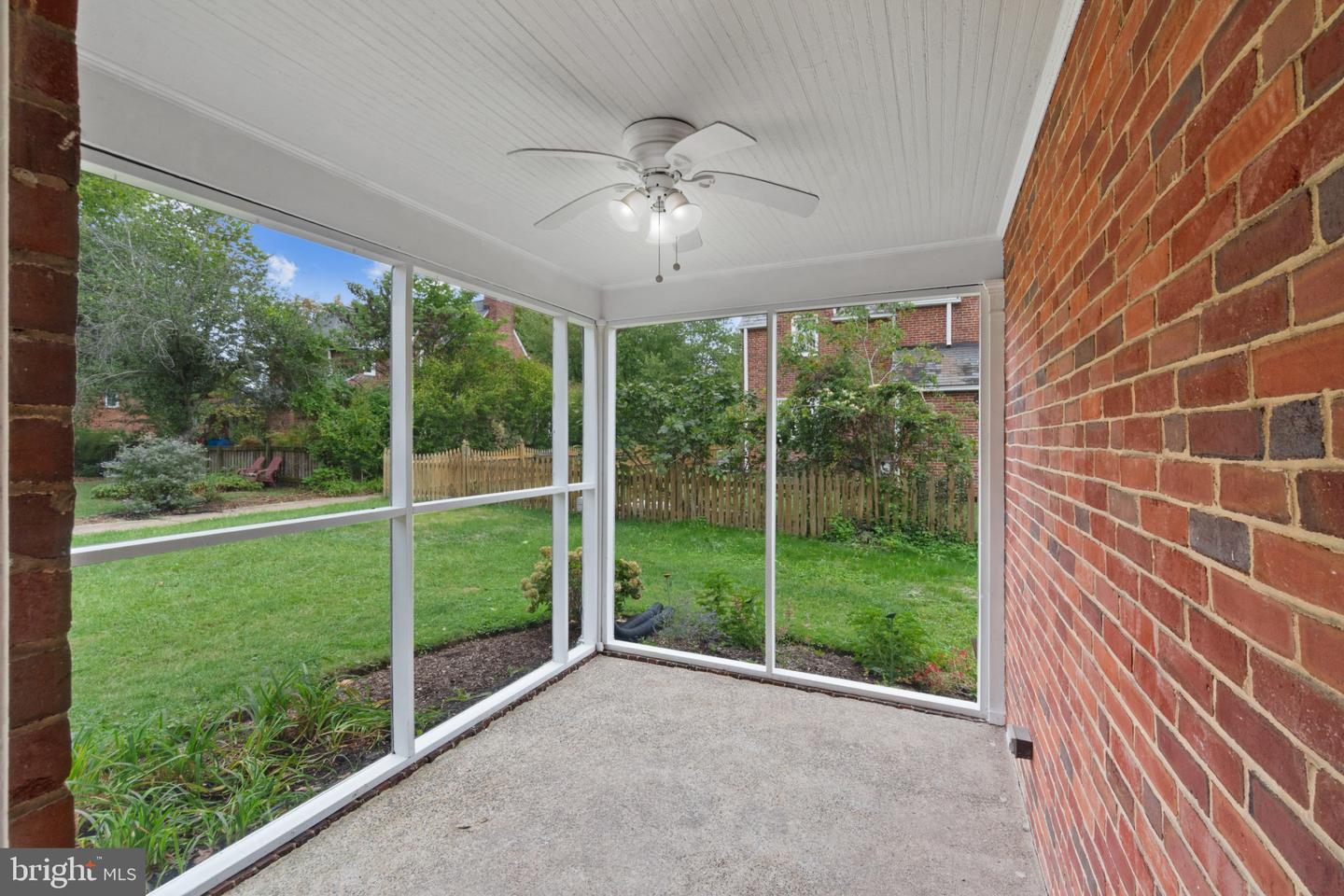 313 Eastway Ct Property Photo 26
