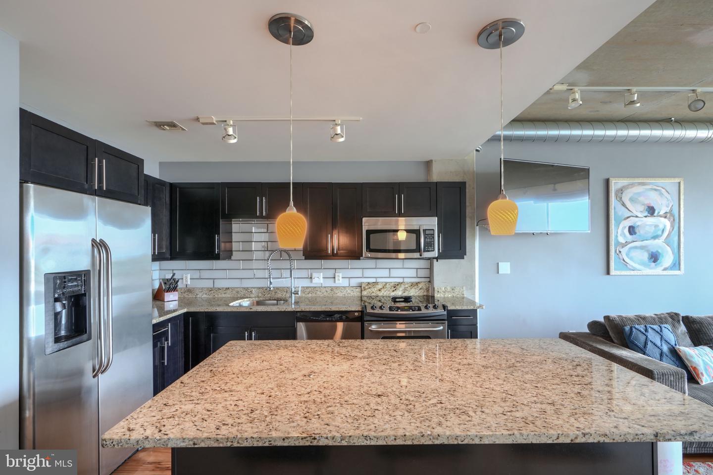 1200 Steuart St #427 Property Photo 4