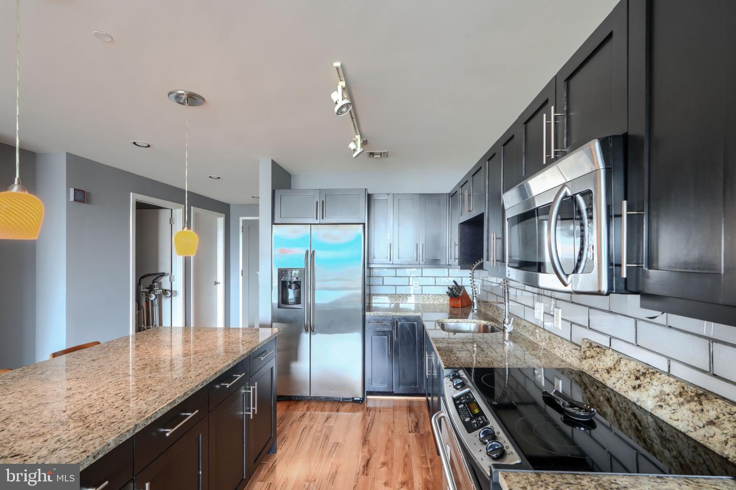 1200 Steuart St #427 Property Photo 6