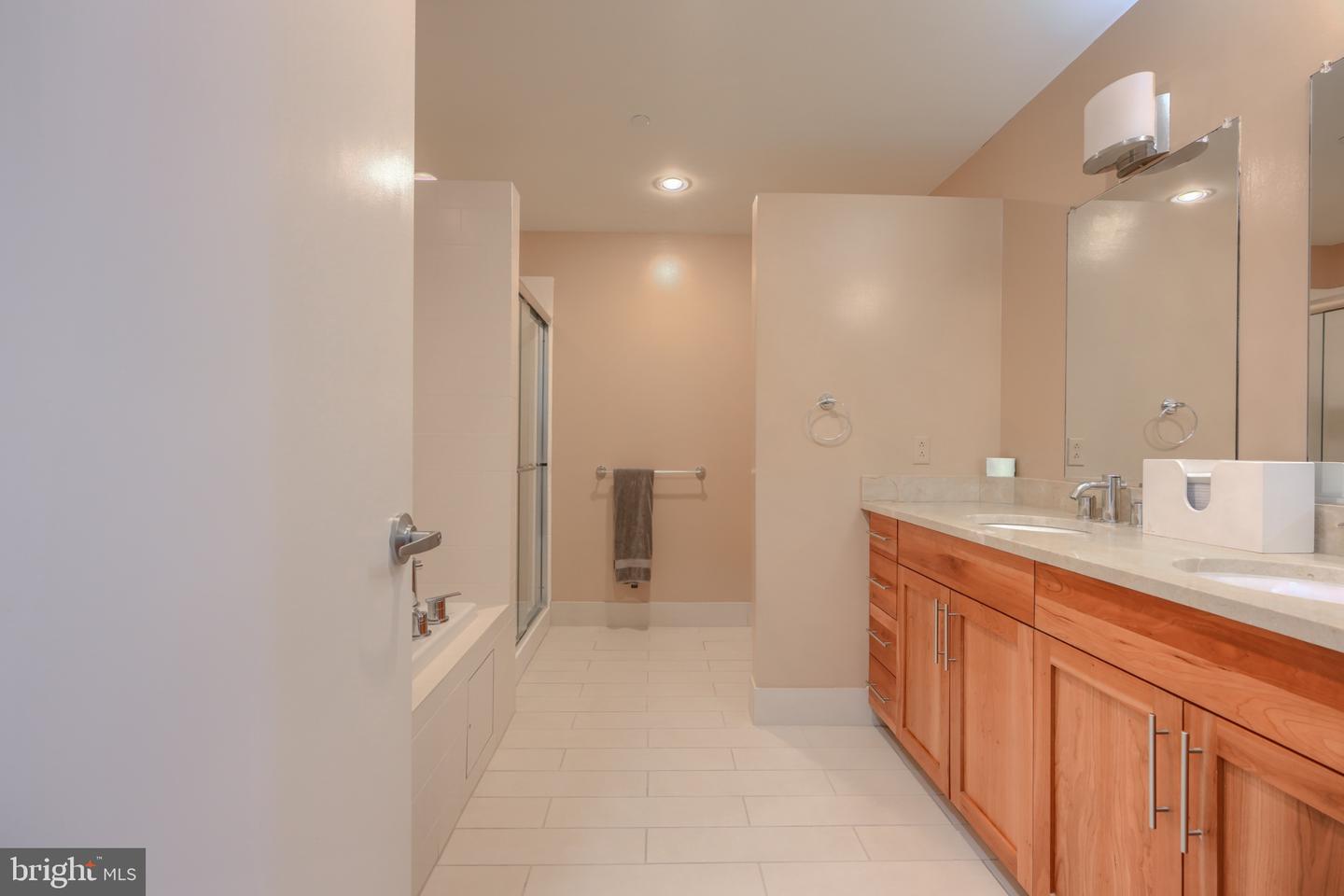 1200 Steuart St #427 Property Photo 25