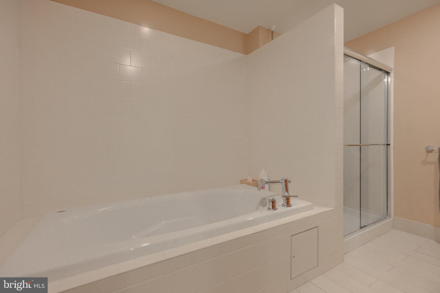 1200 Steuart St #427 Property Photo 27