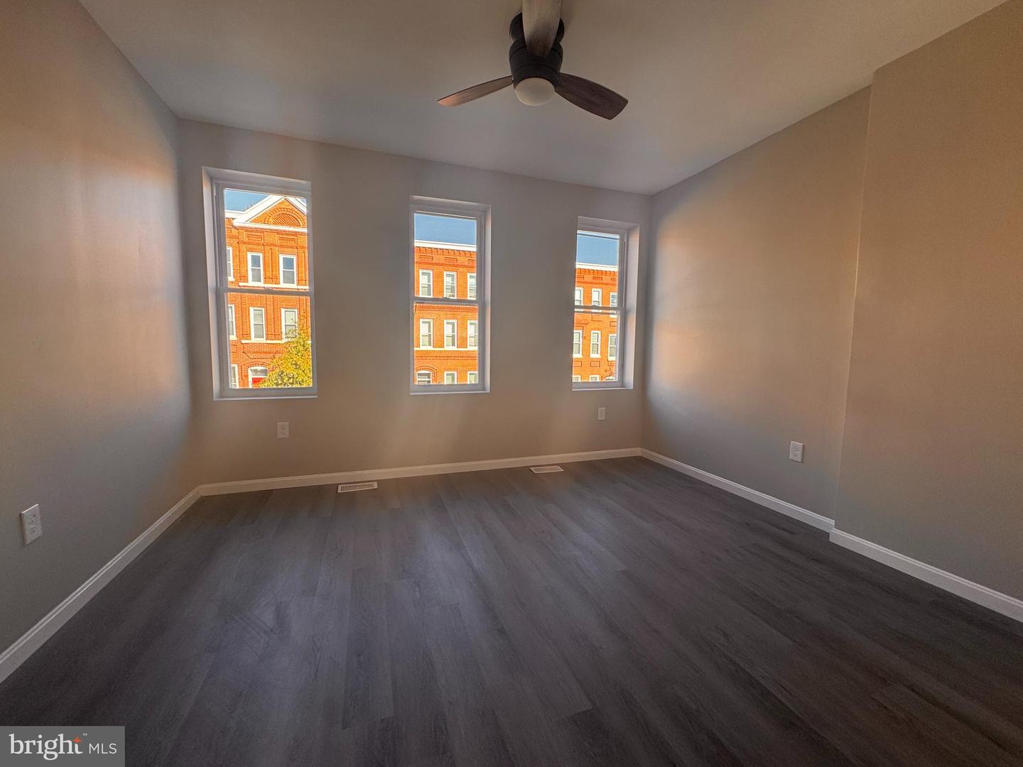 827 Harlem Ave Property Photo 5