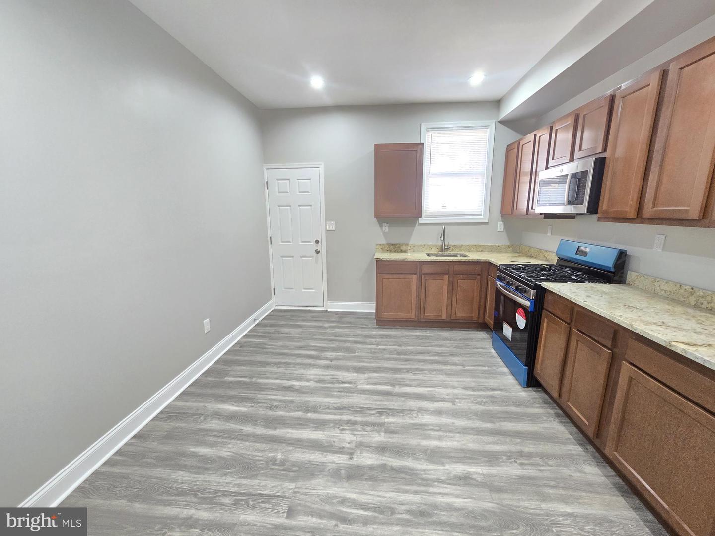 336 Whitridge Ave Property Photo 7