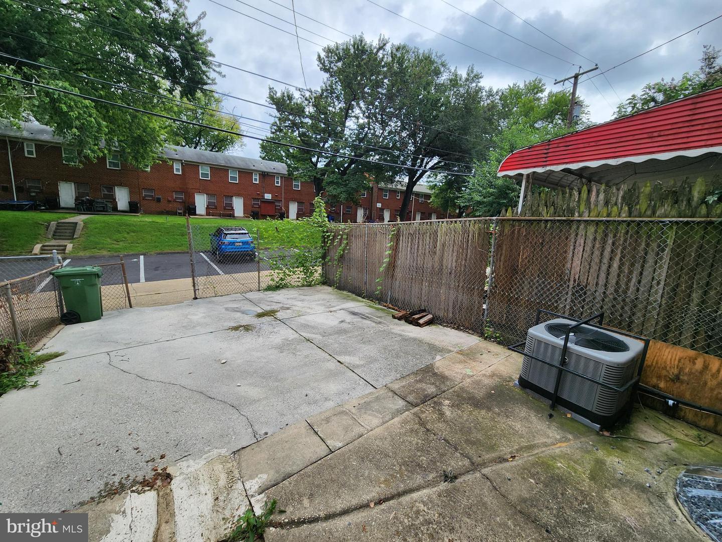 1231 Ashburton St Property Photo 16