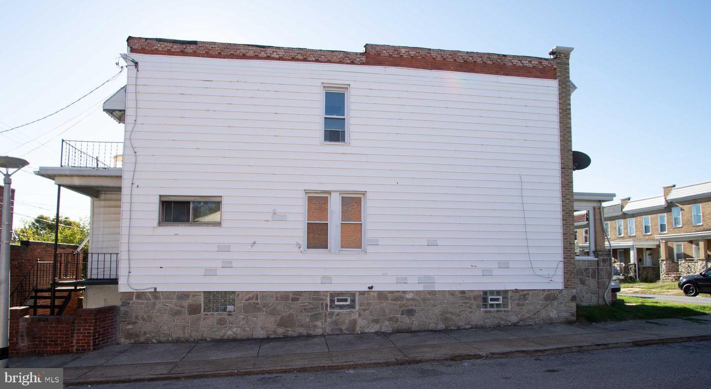 4238 Nicholas Ave Property Photo 3