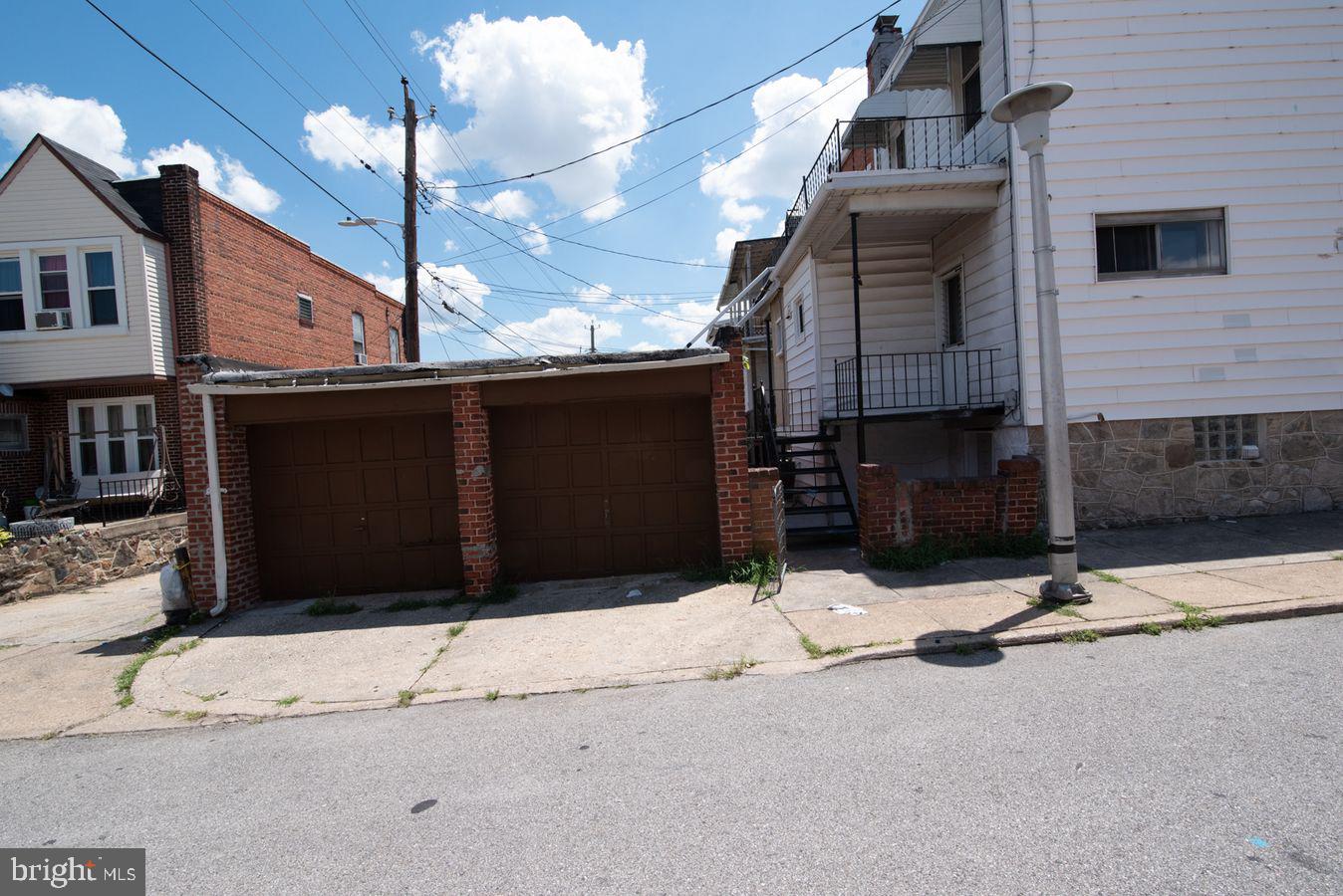 4238 Nicholas Ave Property Photo 4