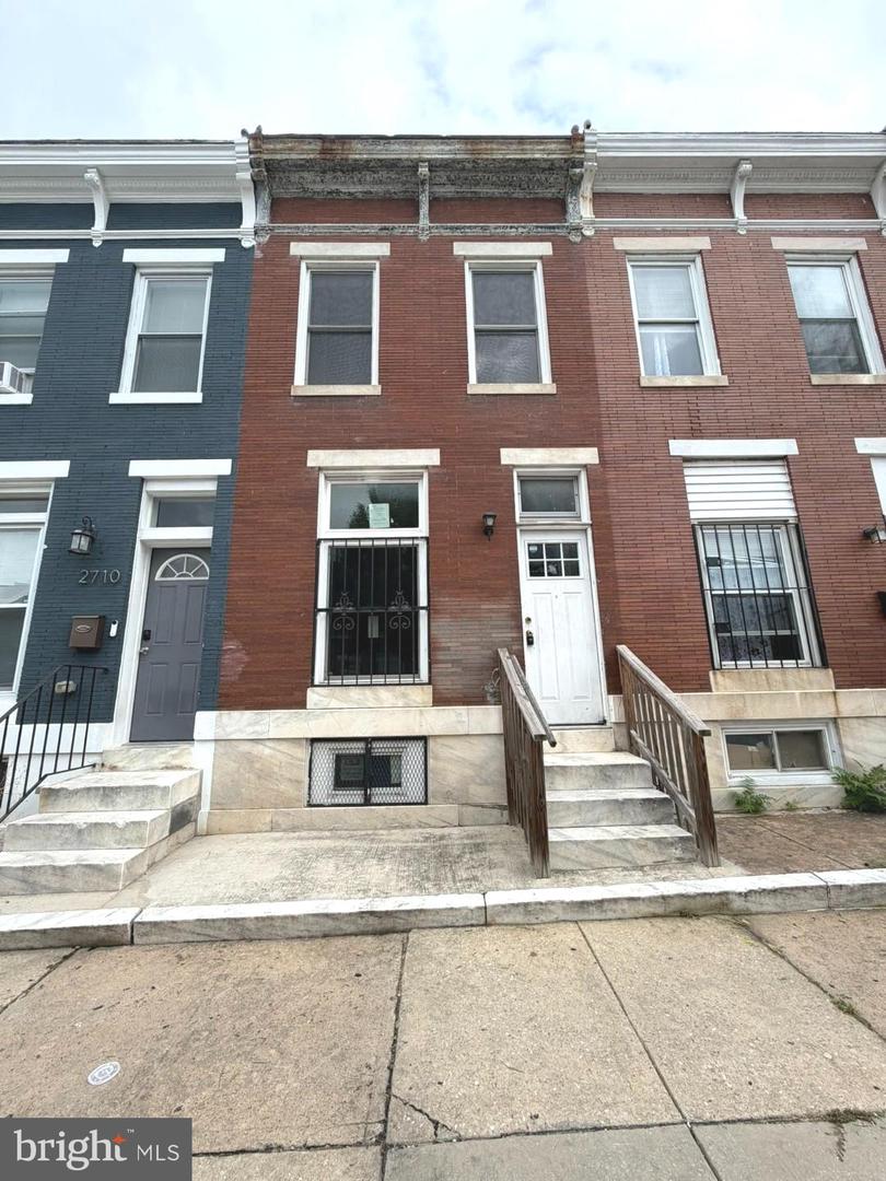 2712 E Monument St E Property Photo 1