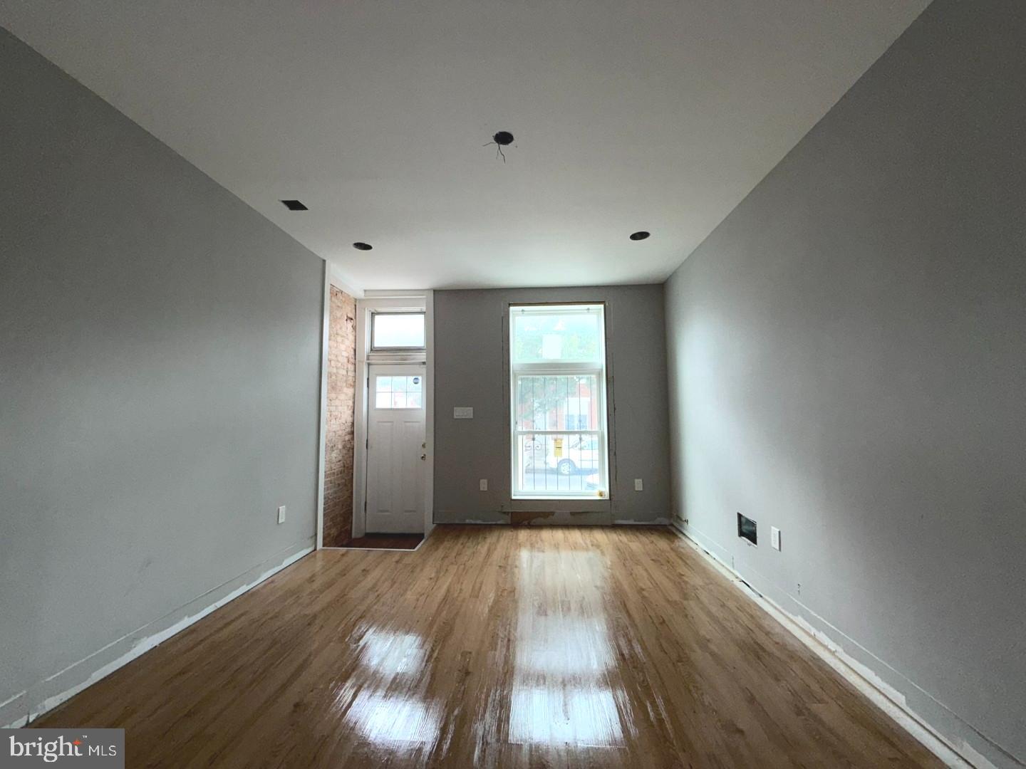 2712 E Monument St E Property Photo 2