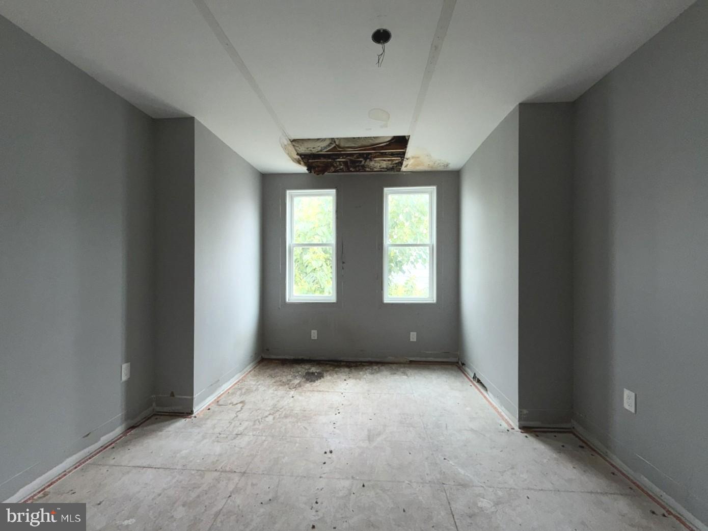 2712 E Monument St E Property Photo 7