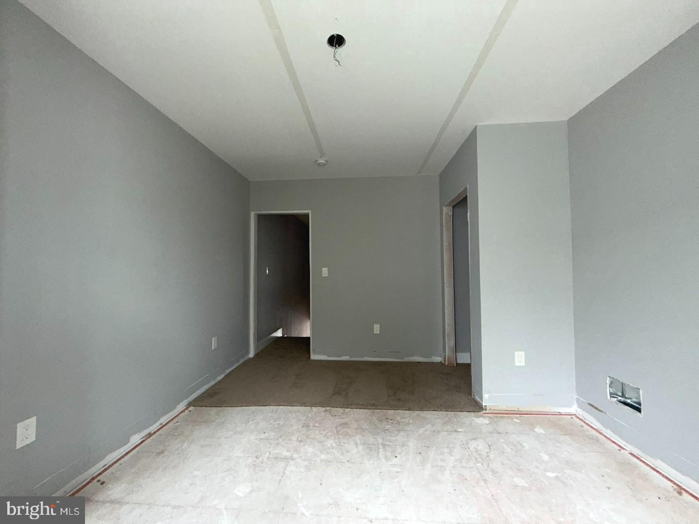 2712 E Monument St E Property Photo 8