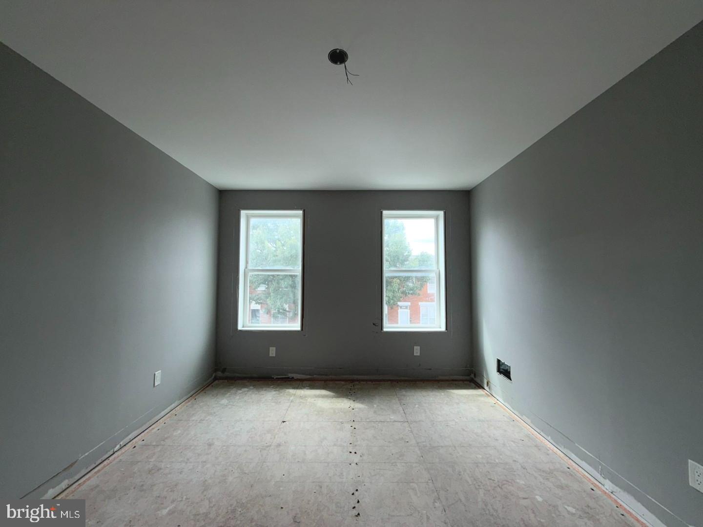 2712 E Monument St E Property Photo 9