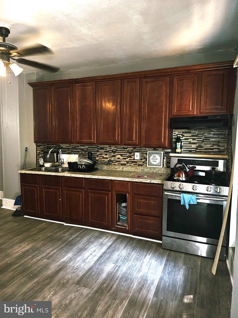 3026 Chelsea Ter Property Photo 4