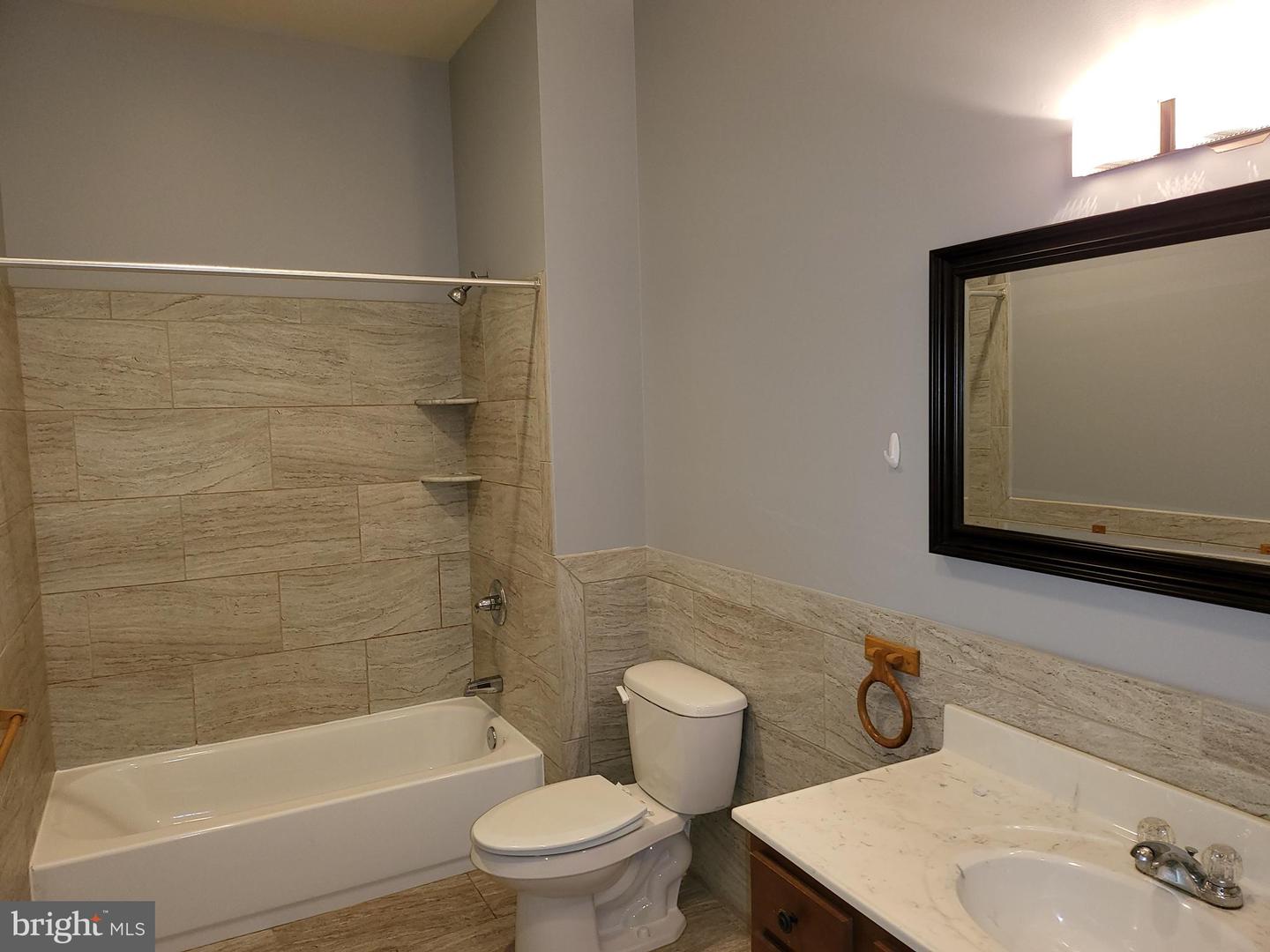 507 S Bond St Property Photo 9