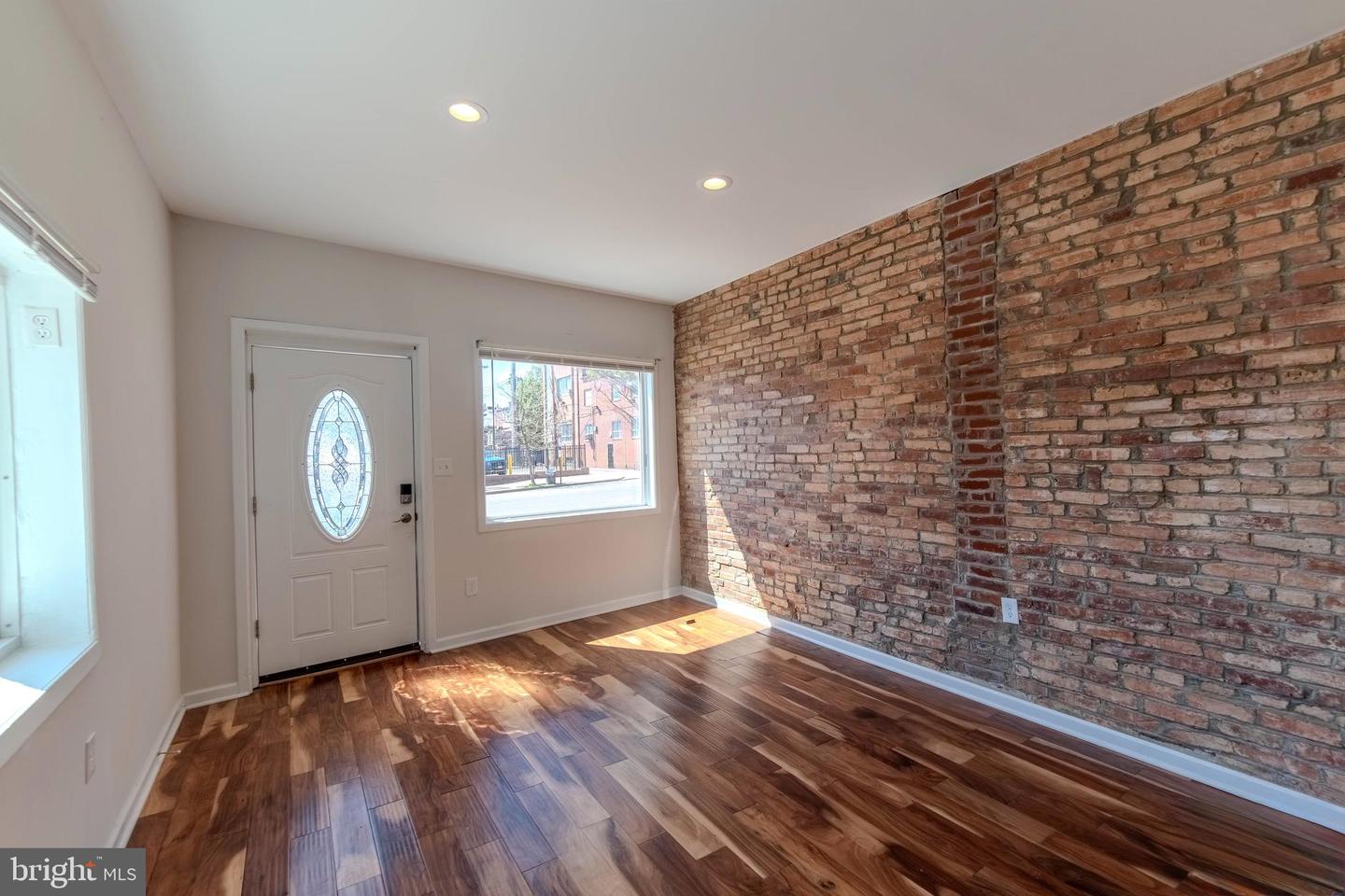 2608 E Fayette St #unit 1 Property Photo 2
