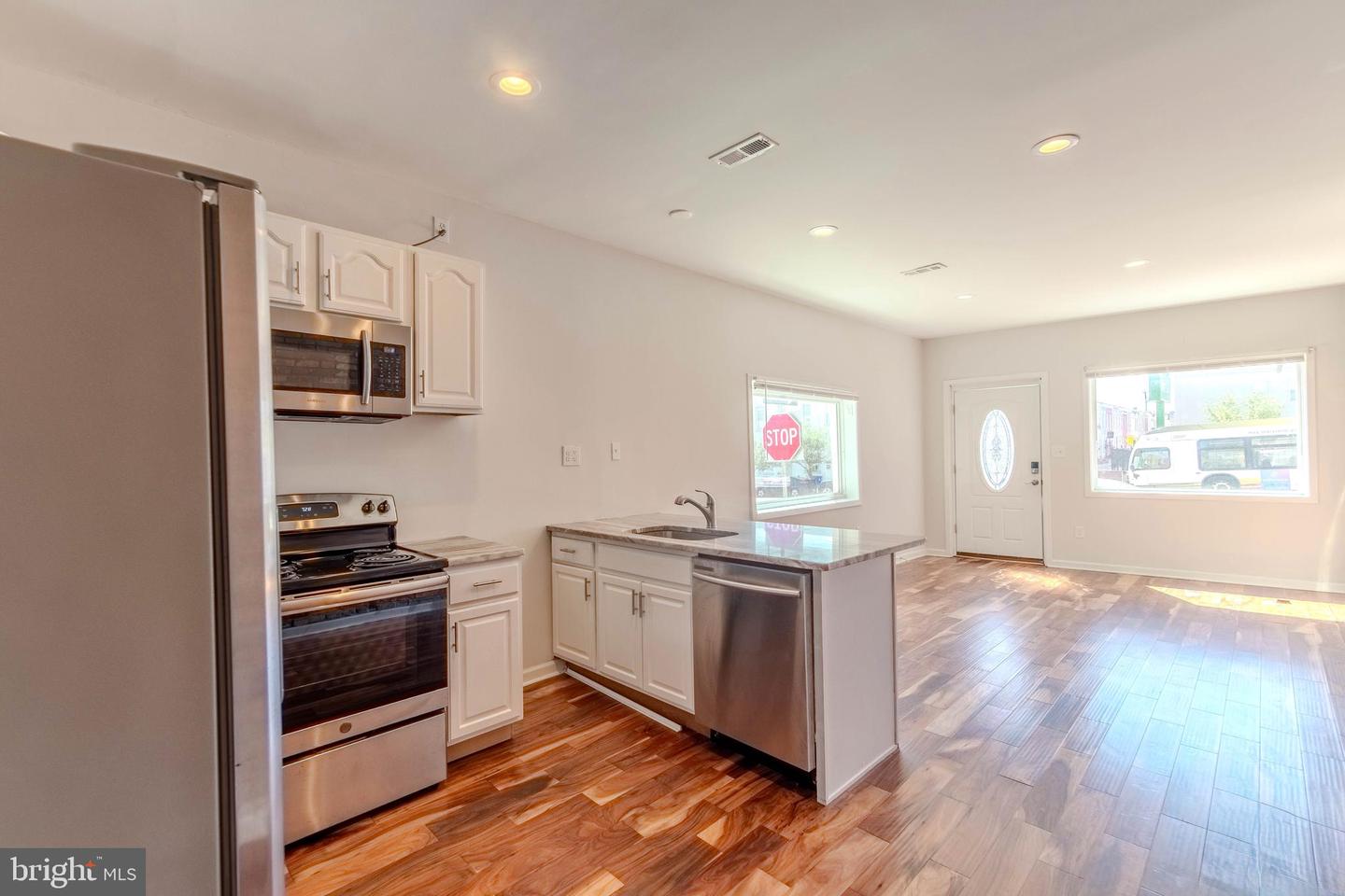 2608 E Fayette St #unit 1 Property Photo 3