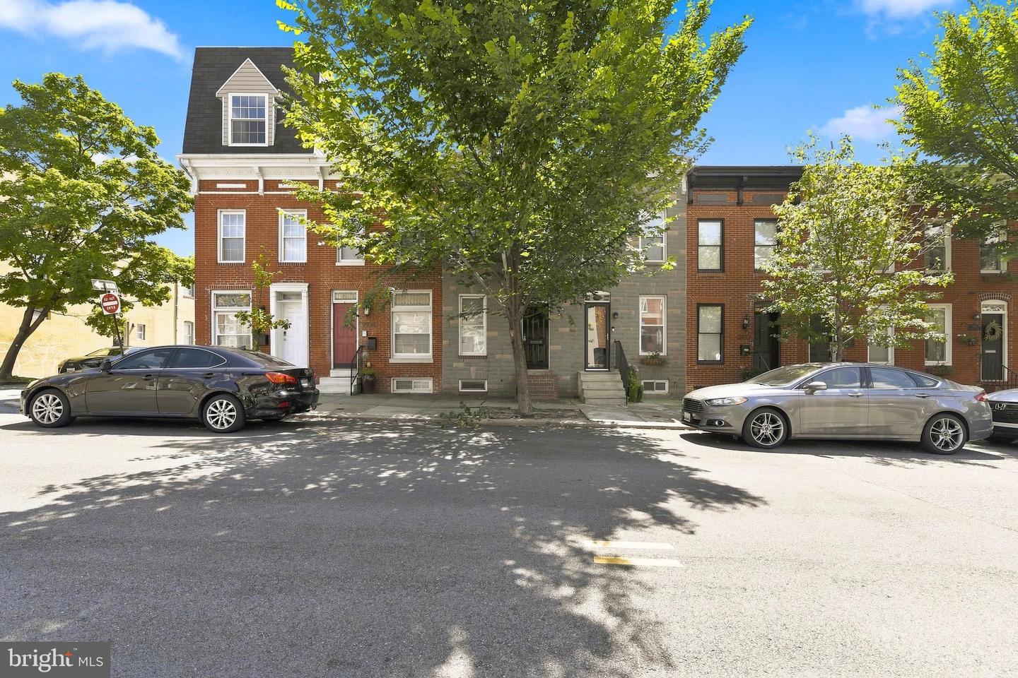 2921 Hudson St Property Photo 1