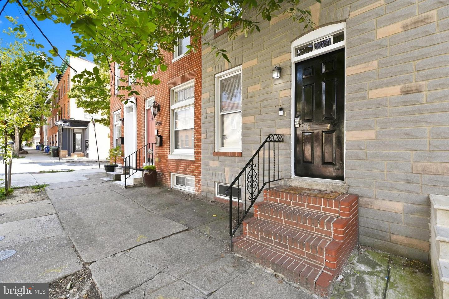 2921 Hudson St Property Photo 4